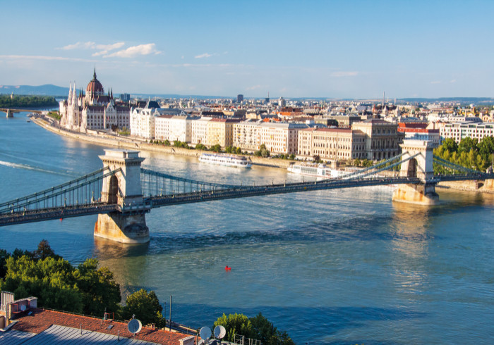 Donau_Ungarn_Budapest_Parlament_und_Kettenbr_cke