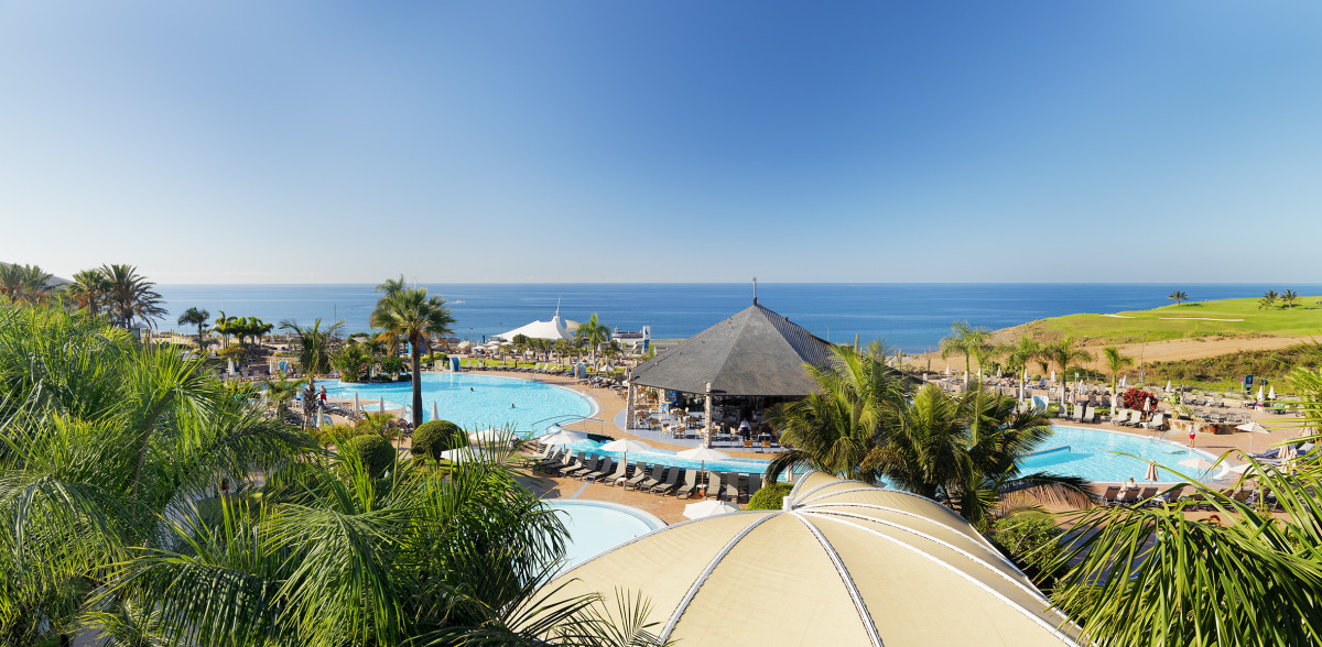 original_1__HMP_Panoramic_view_of_the_hotel_swimming_pools