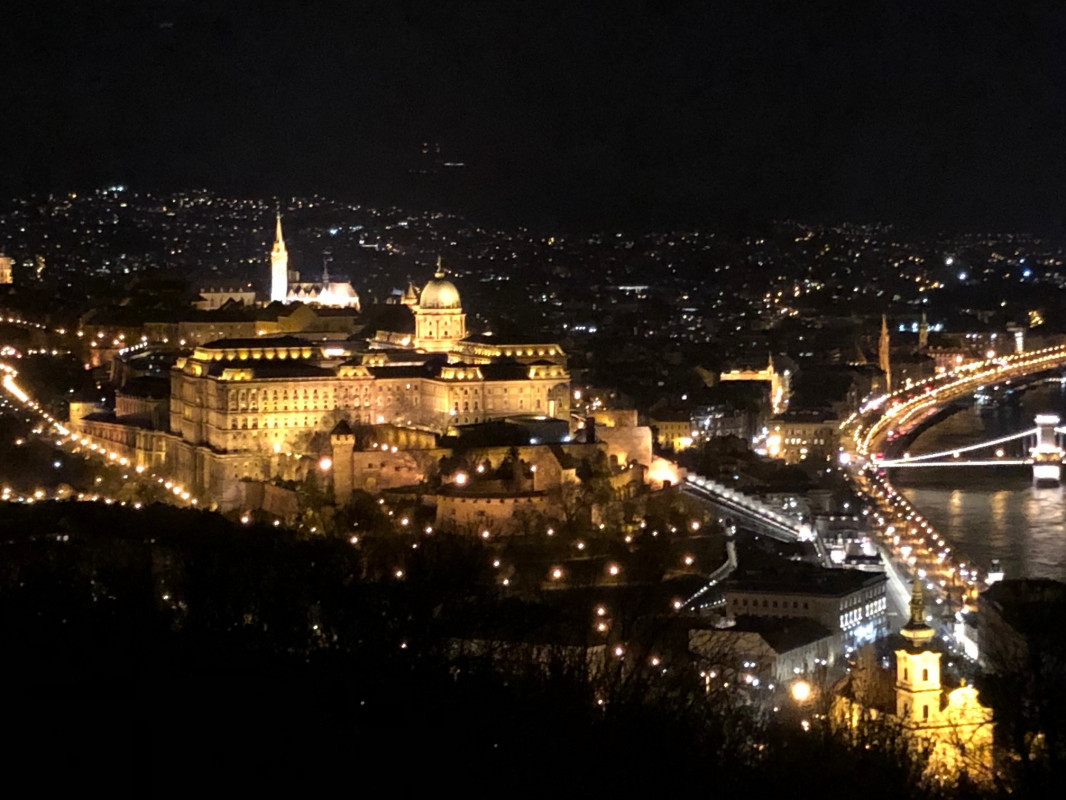 original_Budapest_bei_Nacht1