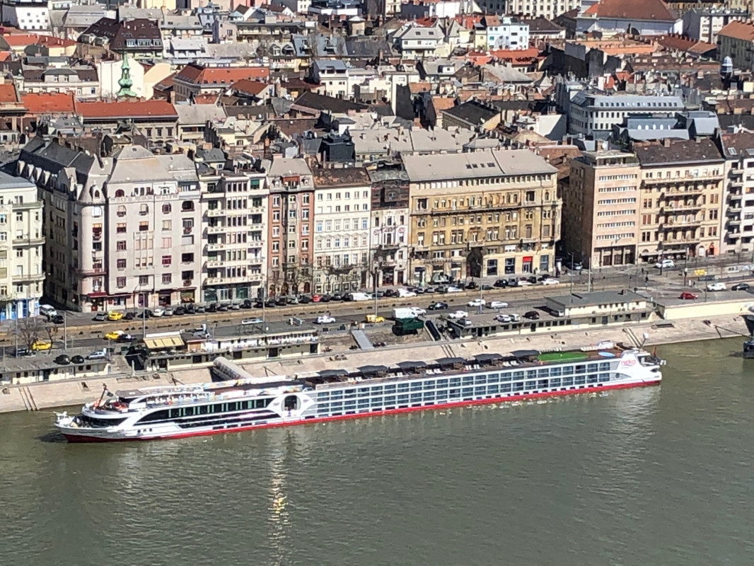 original_Budapest_mit_Schiff