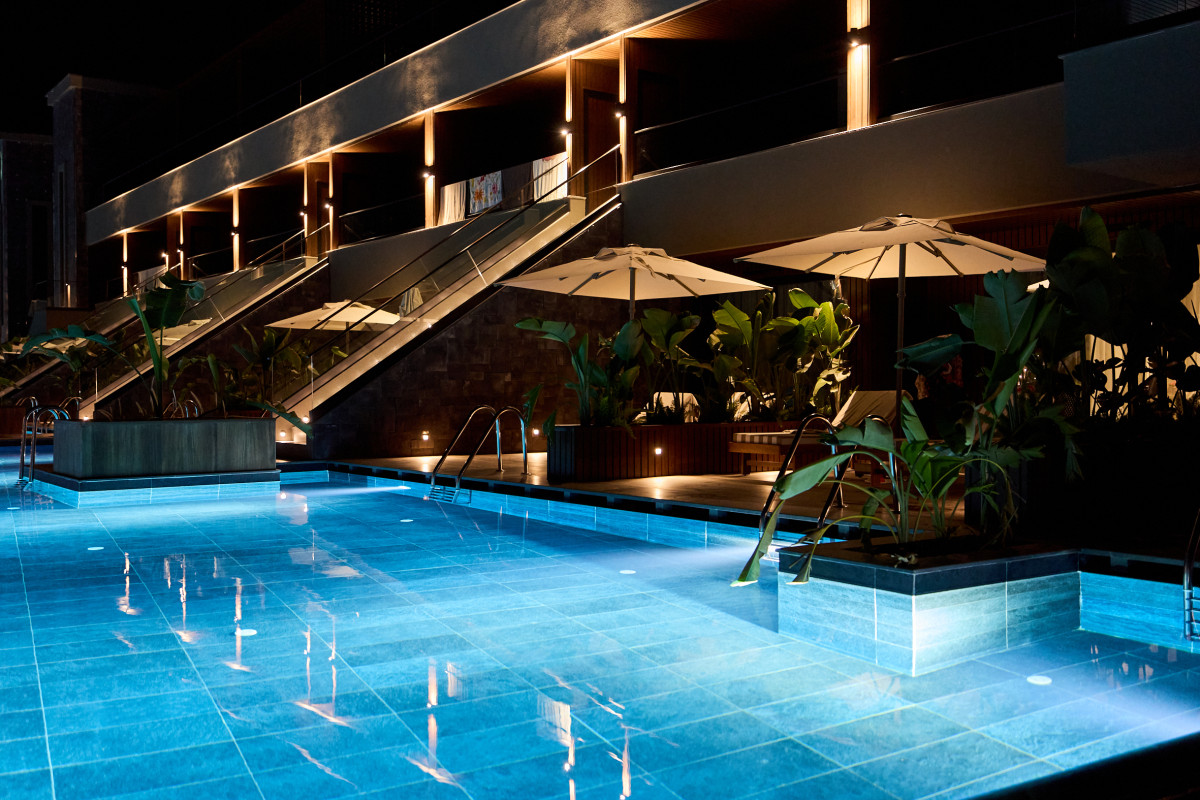 original_AYT_Pool_0025